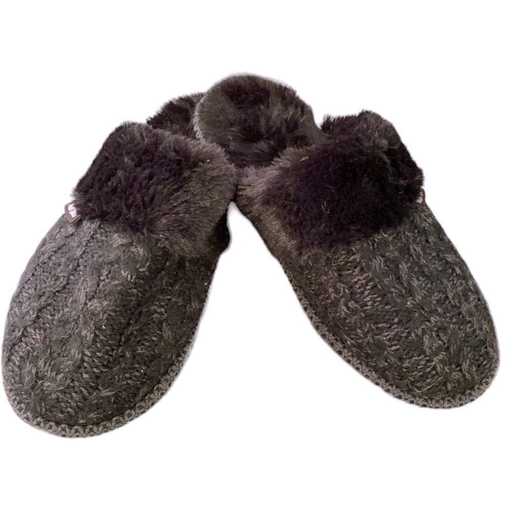The Original Muk Luks Black Cable Knit Weave Fleece Hard Soled Slippers Size M